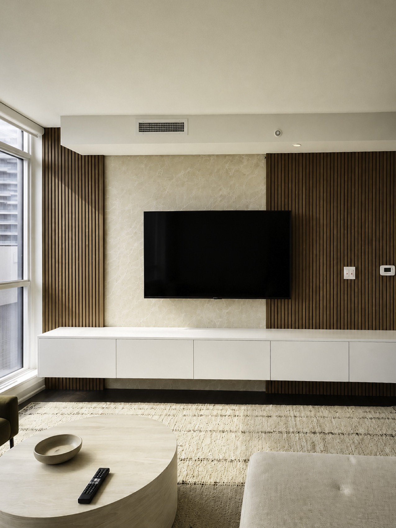 Illuminated Wall Unit & Fireplace 4