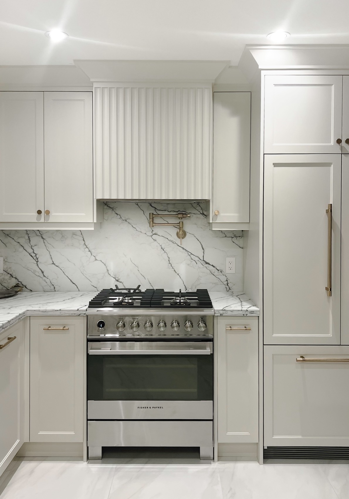 Traditional Cream Kitchen 8